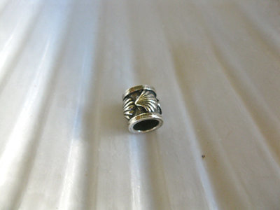 Santiago bead with scallop shells ~ European-style, silver