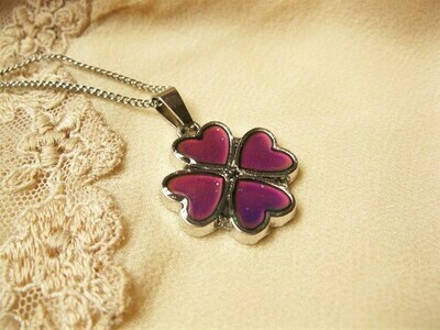 Lucky clover mood change necklace
