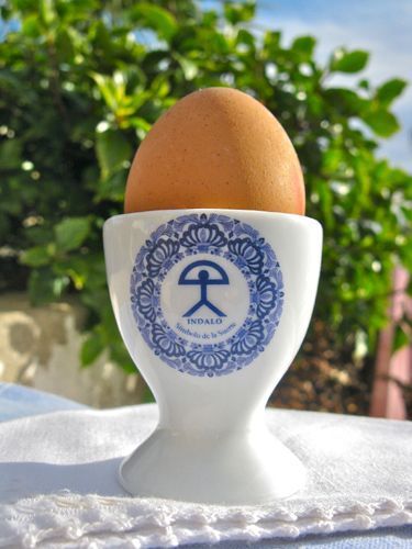 Lucky Indalo egg cup, Colour choice: Blue/White