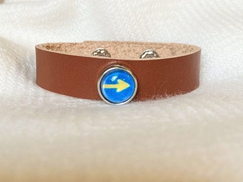 Camino Yellow Arrow bracelet - Dark Blue on Brown leather