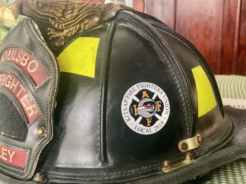 2819 IAFF Helmet Sticker (Reflective)