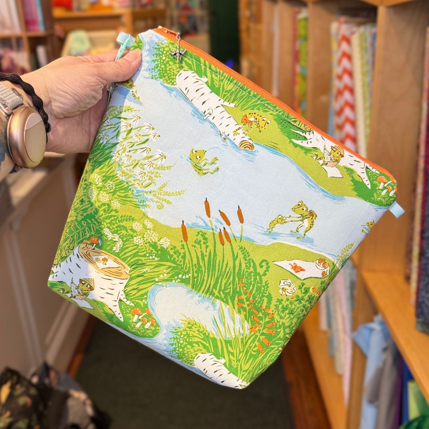 Frog Pond, Choose your size: Tall Wedge