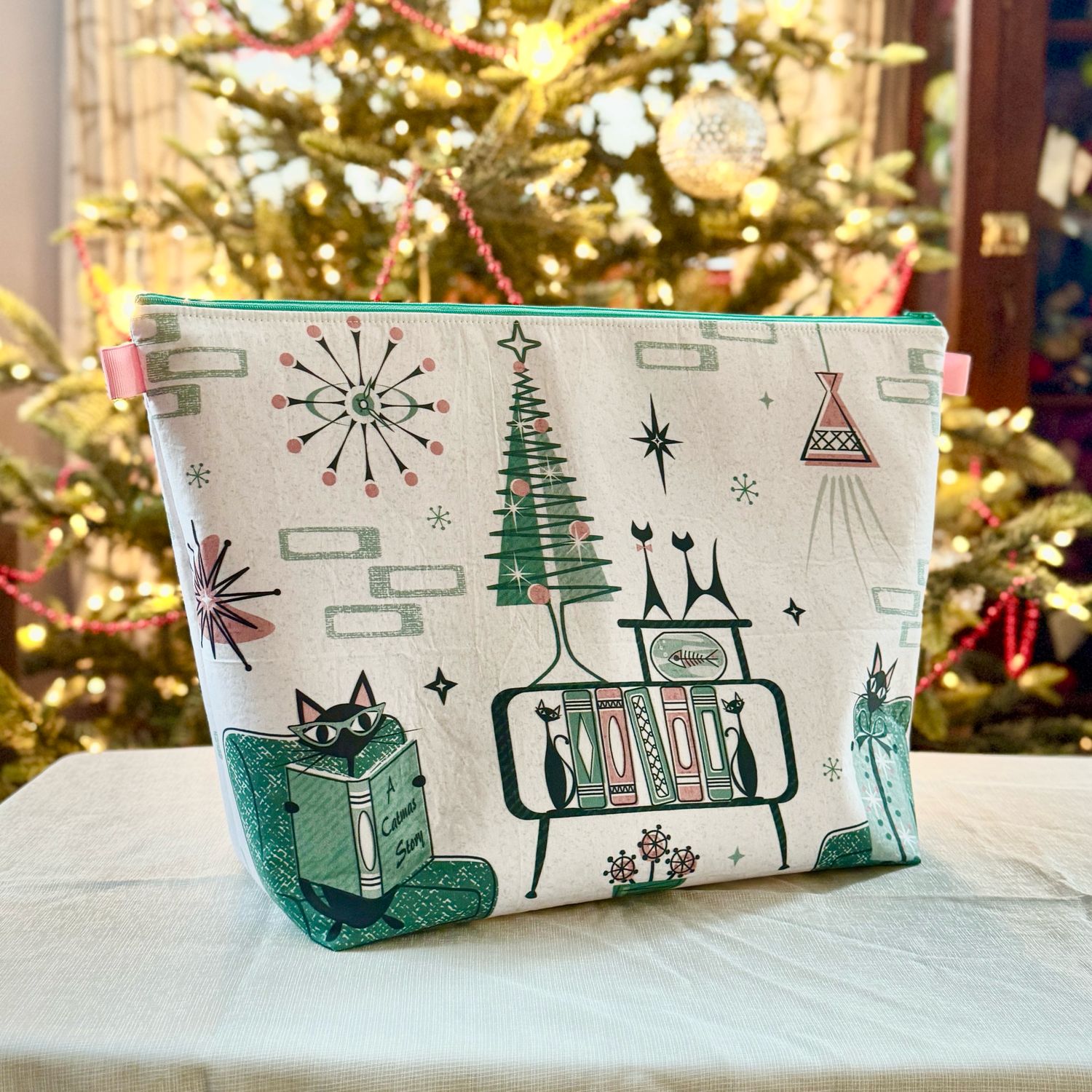 Mid-Century Holiday Cats - TWSS Wedge