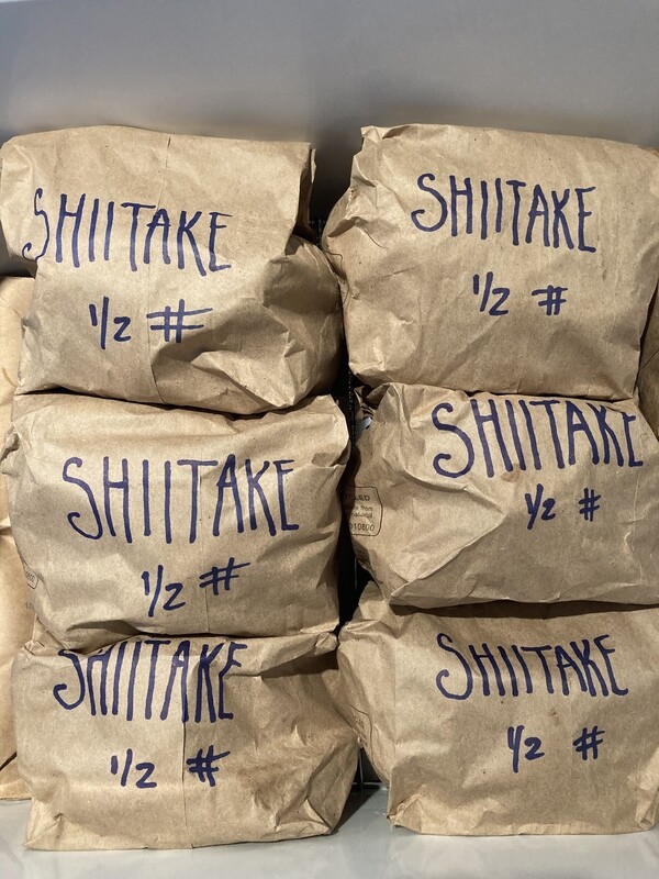 2022 !!FRESH Shiitake Mushrooms 1/2lb per week for 12 week CSA; ORDER NOW, starts Thursday June 2nd.