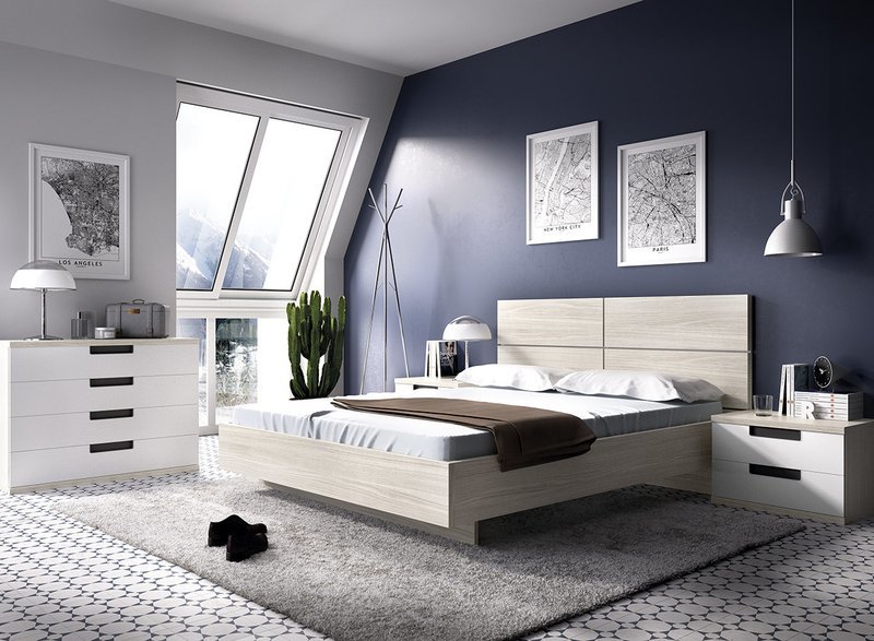 Cama casal + 2 mesas de cabeceira +cómoda Hab 616