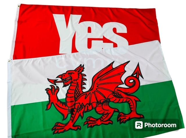 Wales &amp; YesCymru Flags