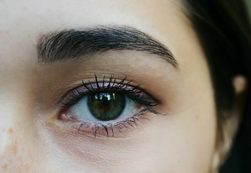 EYEBROW WAX AND TINT