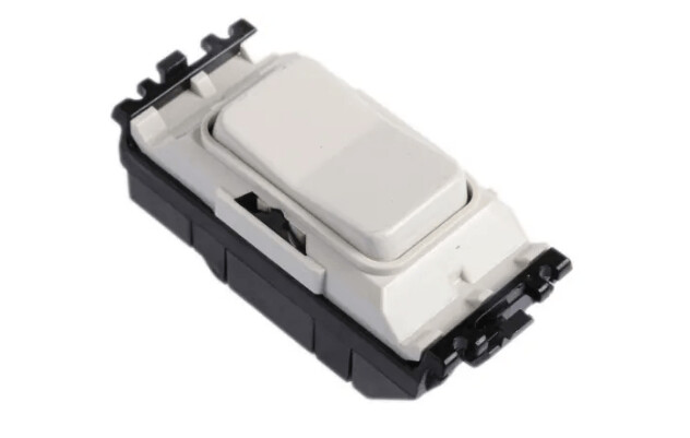 MK K4900WHI 2way centre off Retractive Grid Switch