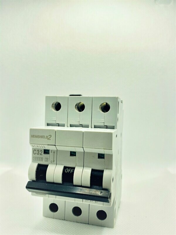 MCH332 Eaton 32A Triple Pole 10kA C Curve MCB