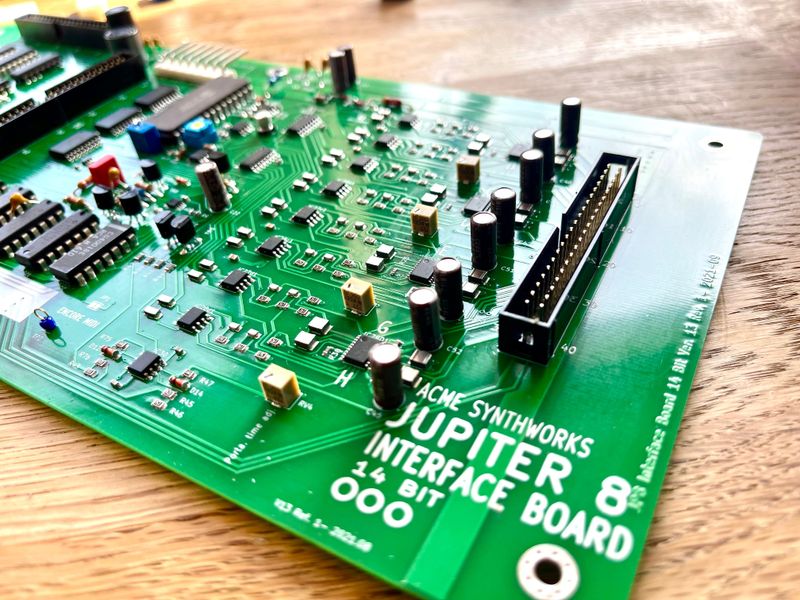 ROLAND JP8