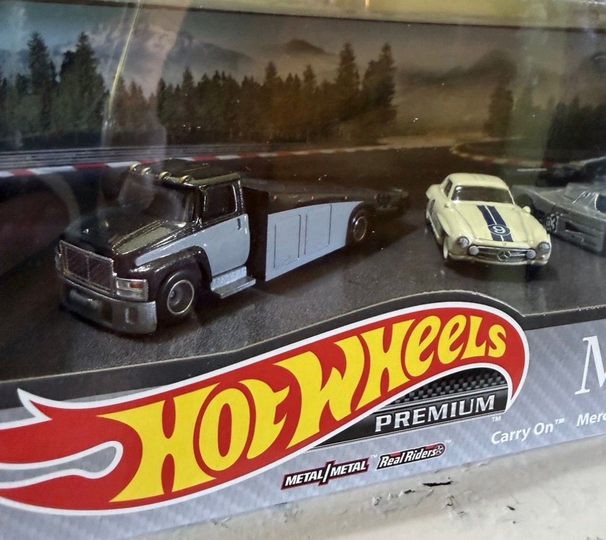 HOT WHEELS PREMIUM ….2021 MERCEDES-BENZ..Free Post..NEW