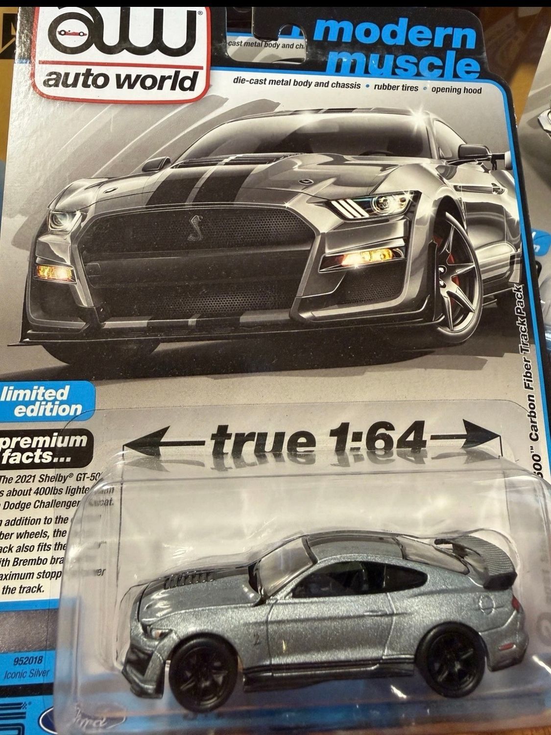 Auto World Modern Muscle 2021 Shelby GT-500 Mustang 1:64
