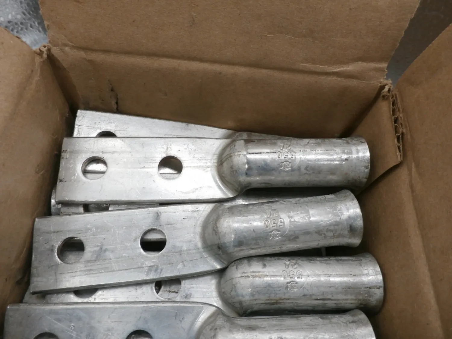 EMD Cable Lugs  8127979   550/24