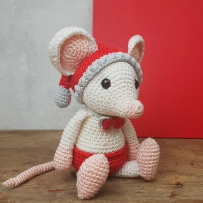 DIY Crochet Kit - Christmas Mouse