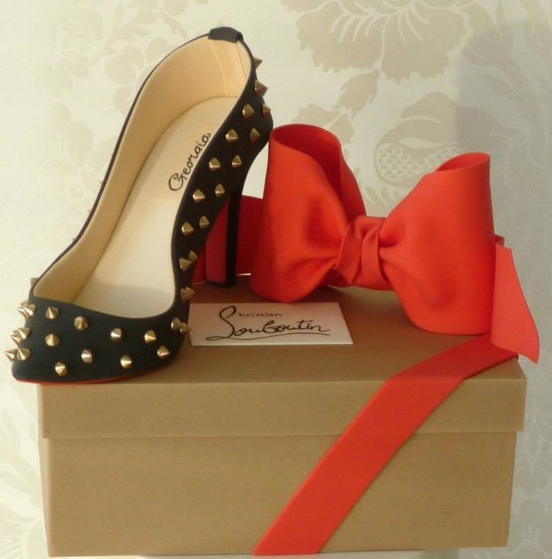 High Heel Shoe &amp; Shoe Box (by The Designer Cake Company)