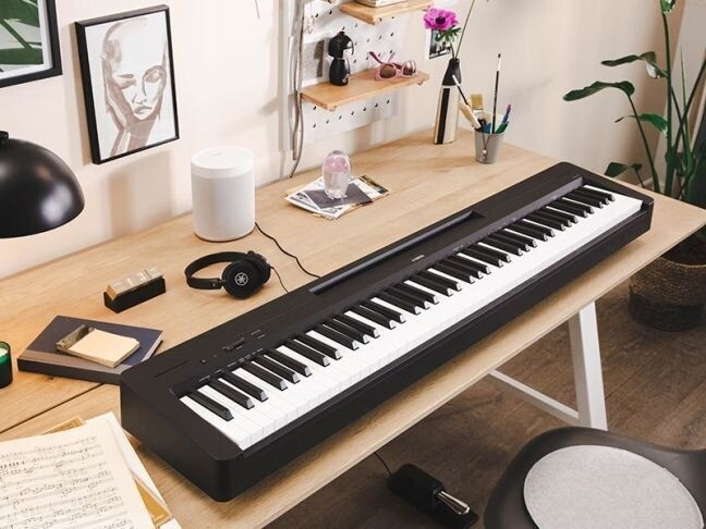 Yamaha P-125 piano numérique avec 88 touches – Compact