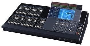 Yamaha M7CL V3 parfait état avec bargraph et flyghtcase (SOLDES) Yamaha M7CL V3 parfait état avec bargraph et flyghtcase (SOLDES)