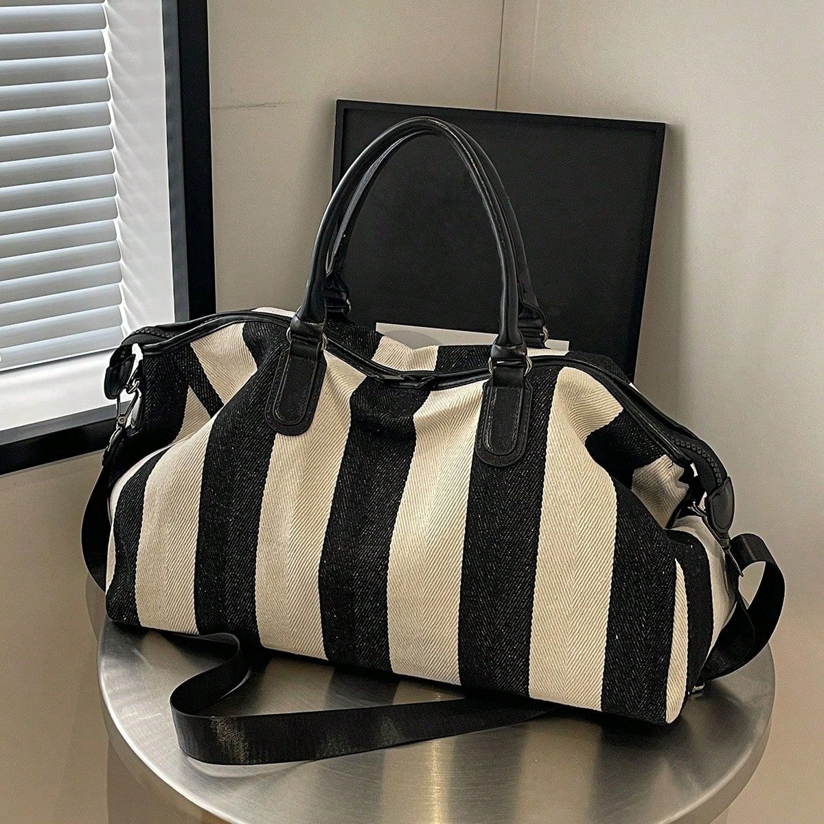 High-value, large-capacity clothing storage bag, portable business trip traveling bag