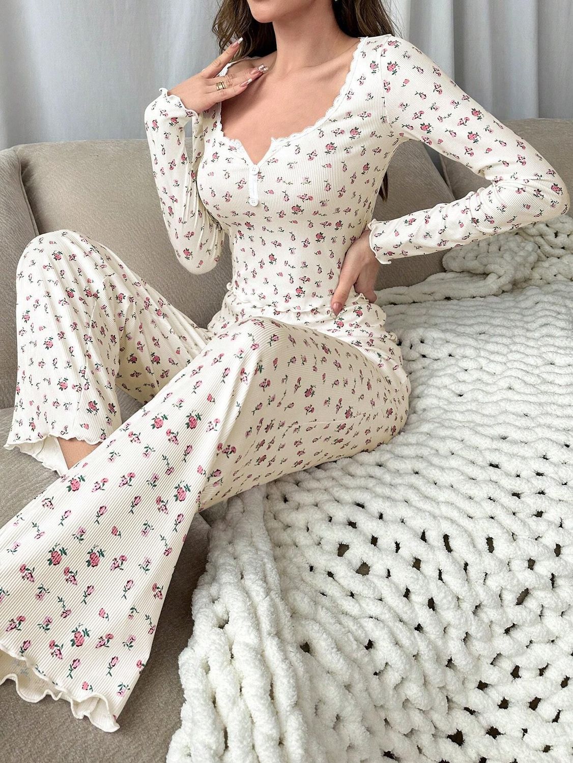 Women Autumn Winter Sleepwear Floral Print Lettuce Trim Top with Long Pant Lovely Pajamas Set Loungewear Full Sleeve Nightwear