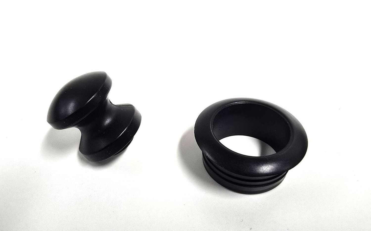 Push-Lock Mini Druckknopf mit Rosette für Bravia – schwarz Push-Lock Mini Druckknopf mit Rosette für Bravia – schwarz