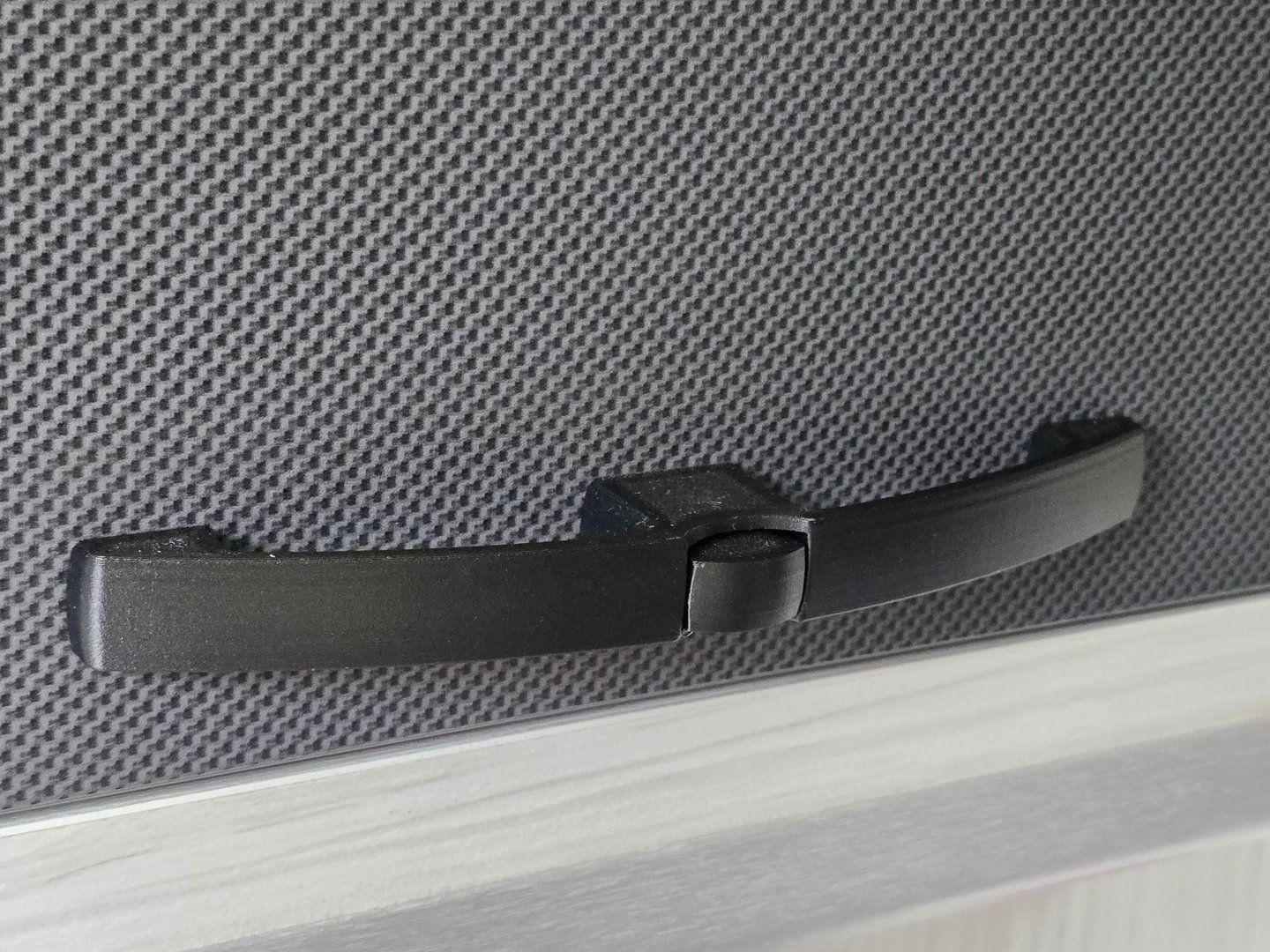 Möbelgriff für Megamobil / Bravia Oberschränke – schwarz Möbelgriff für Megamobil / Bravia Oberschränke – schwarz