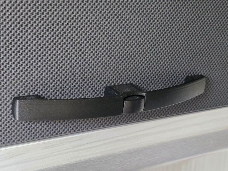 Möbelgriff für Megamobil / Bravia Oberschränke – schwarz Möbelgriff für Megamobil / Bravia Oberschränke – schwarz