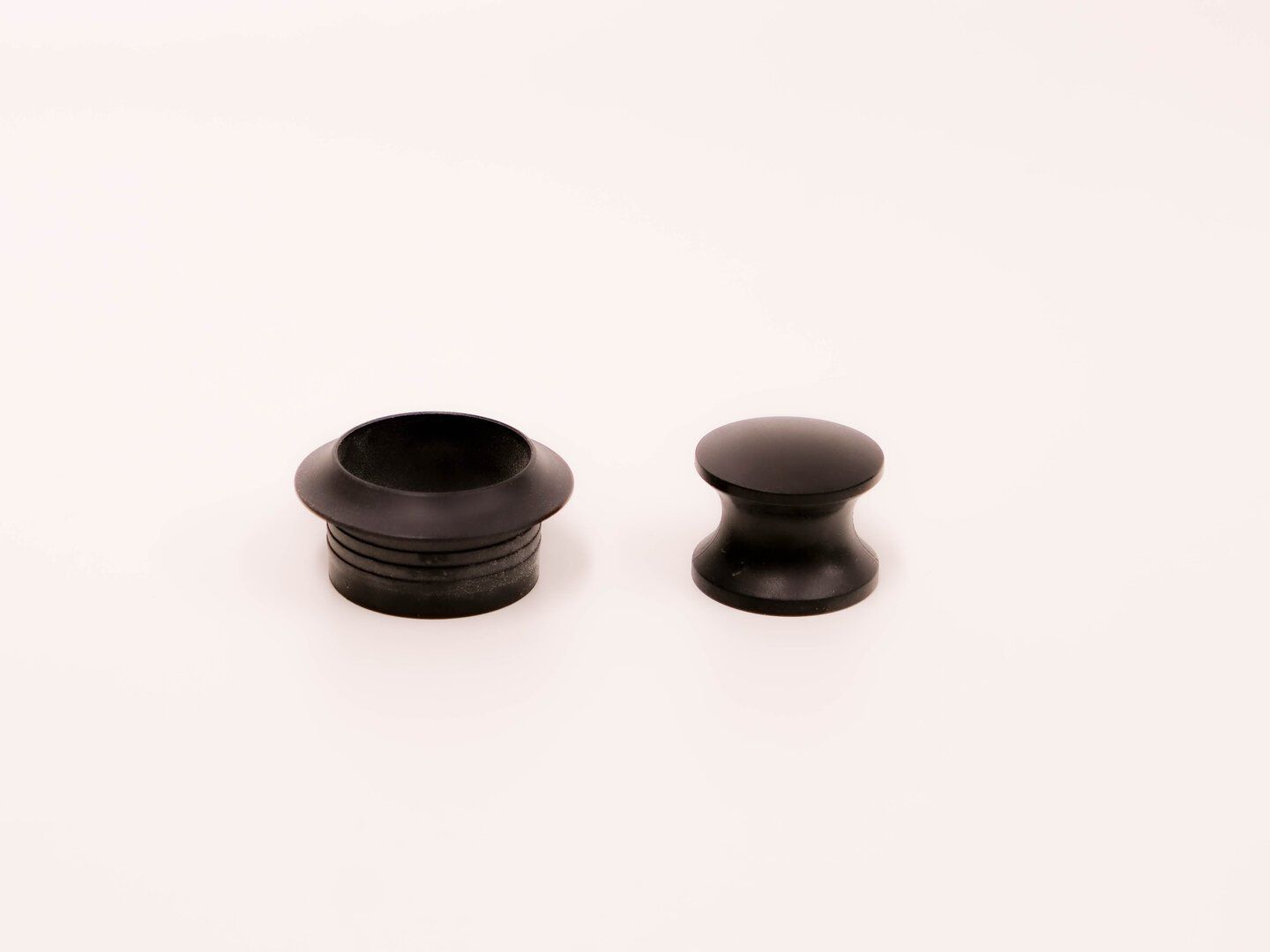 Push-Lock Druckknopf mit Rosette für Megamobil / Tourne – schwarz Push-Lock Druckknopf mit Rosette für Megamobil / Tourne – schwarz