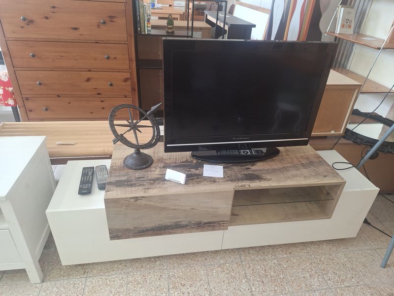 Modern fa berakásos TV szekrény