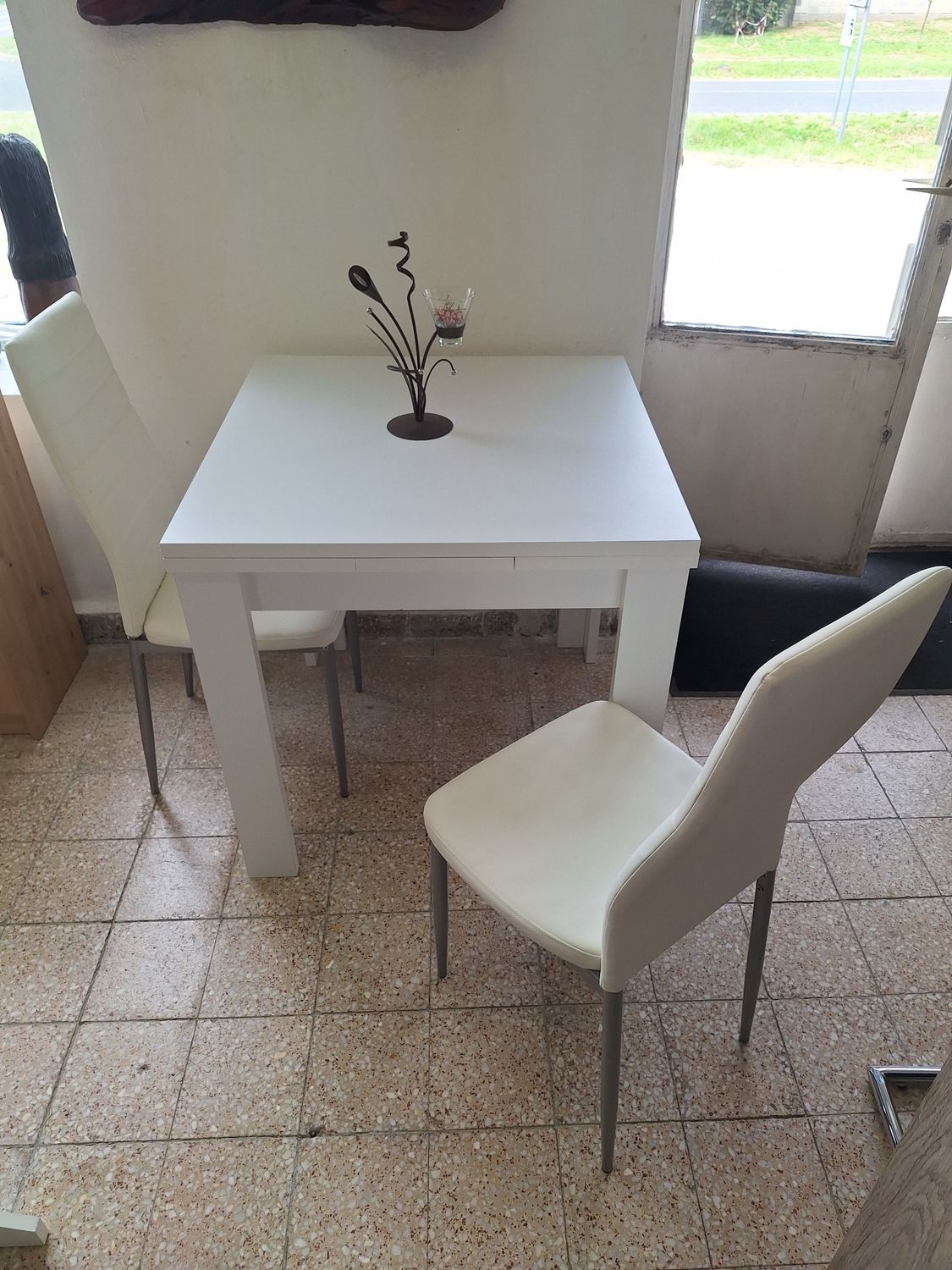 Fehér kis étkező asztal 80cmtől - 137cm ig bővíthető
