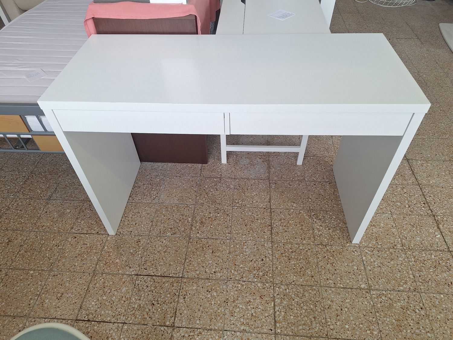 Ikeás íróasztal 2 fiókos fehér