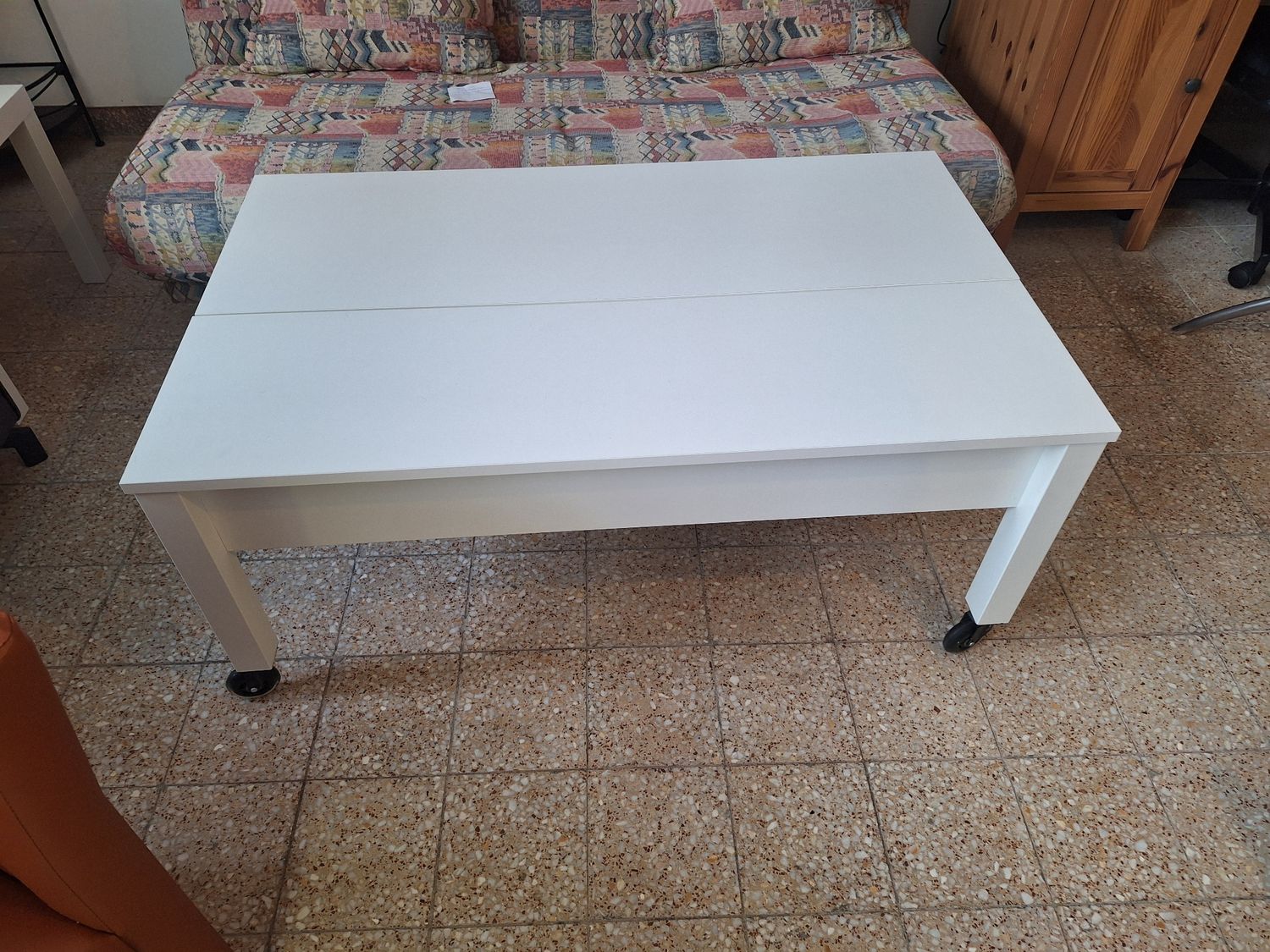 Modern kanapé / dohányzó asztal tárolóval fehér matt