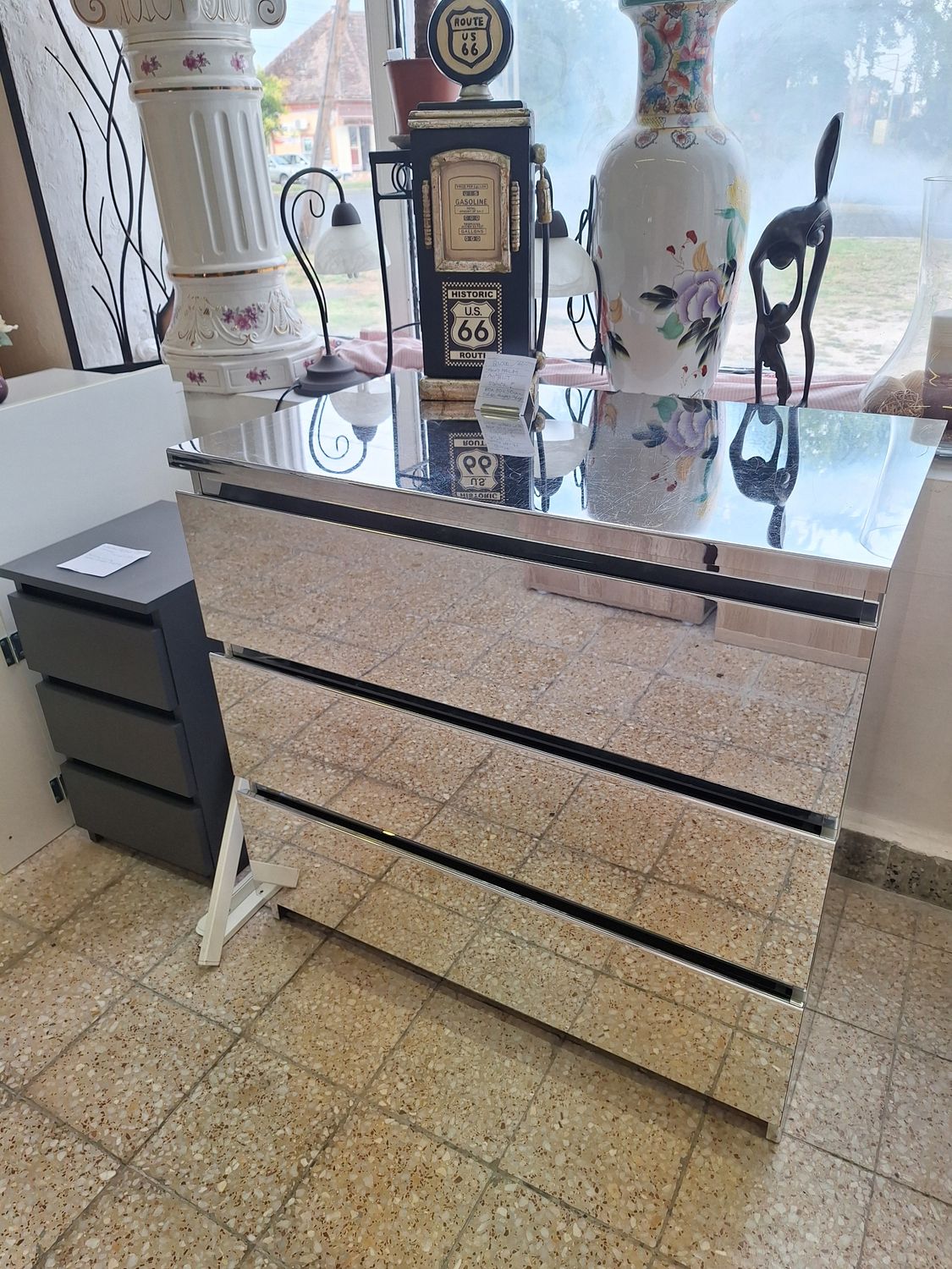 Ikea Malm önbehúzó fiókos tükrös komód 3 fiókkal limitált széria !