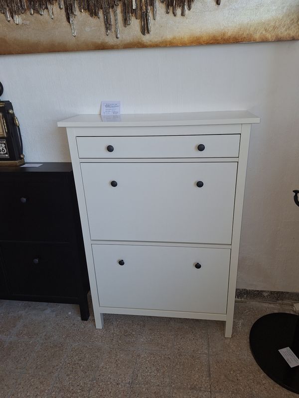 Ikeás Hemnes 2 ajtós 1 fiókos fehér lakkozott cipős szekrény