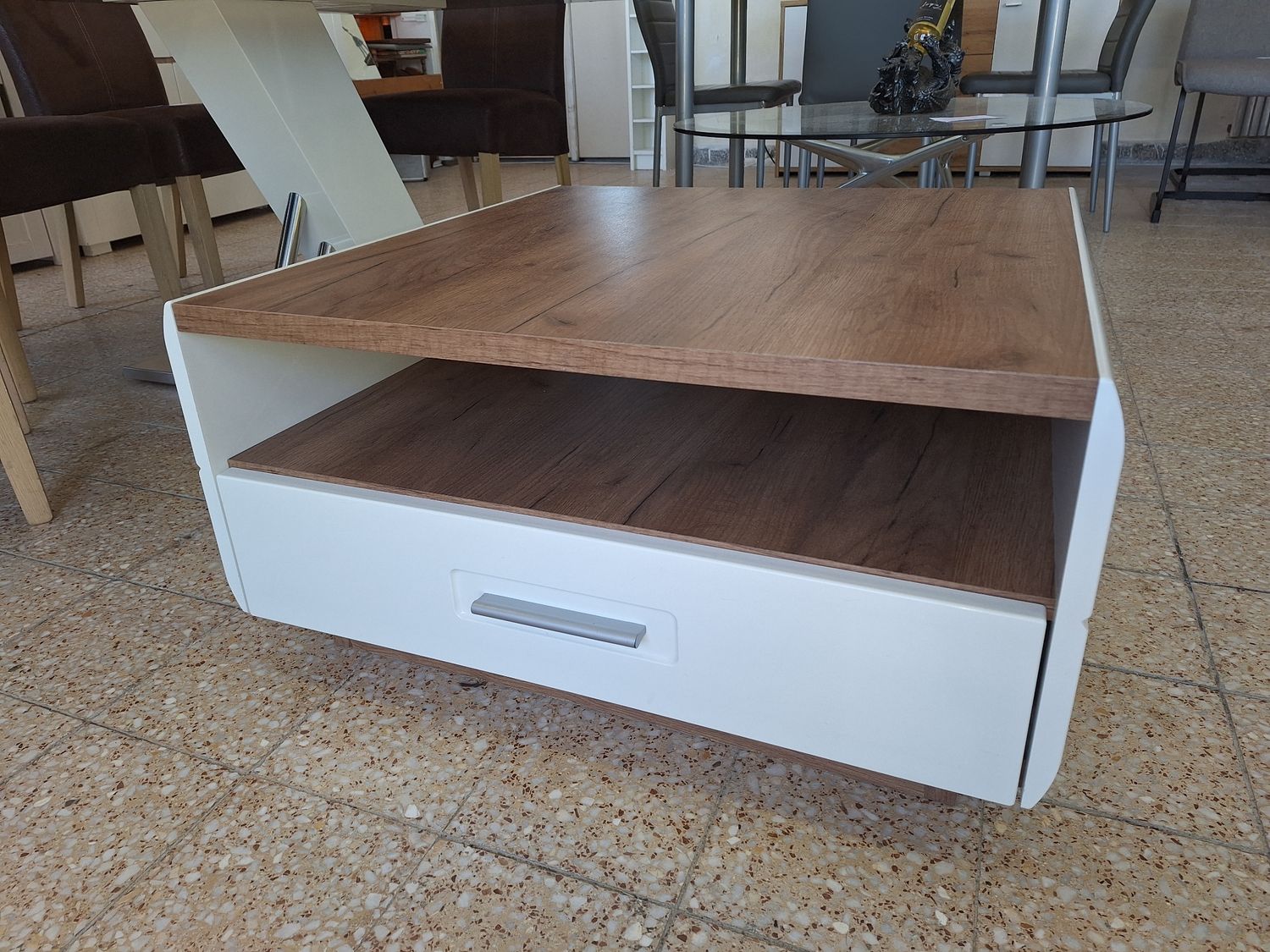 Avensis fehér magasfényű/ dió barna/ 2 fiókos modern dohányzó asztal