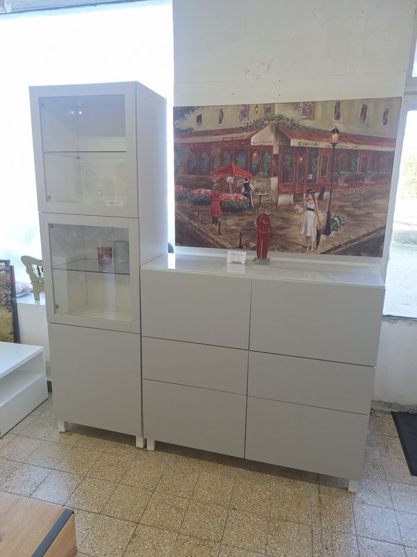 Ikeás Bestä modern elegáns tálaló + vitrin garnítúra 2db-os szettben! Ikeás Bestä modern elegáns tálaló + vitrin garnítúra 2db-os szettben!