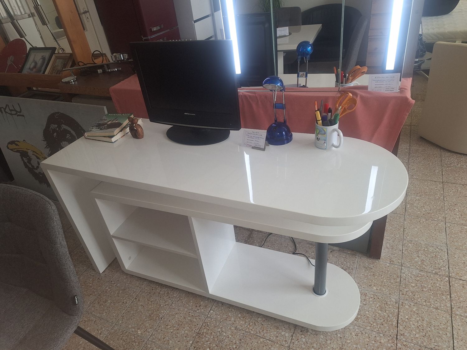 Modern fehér magasfényű kihajtható íróasztal