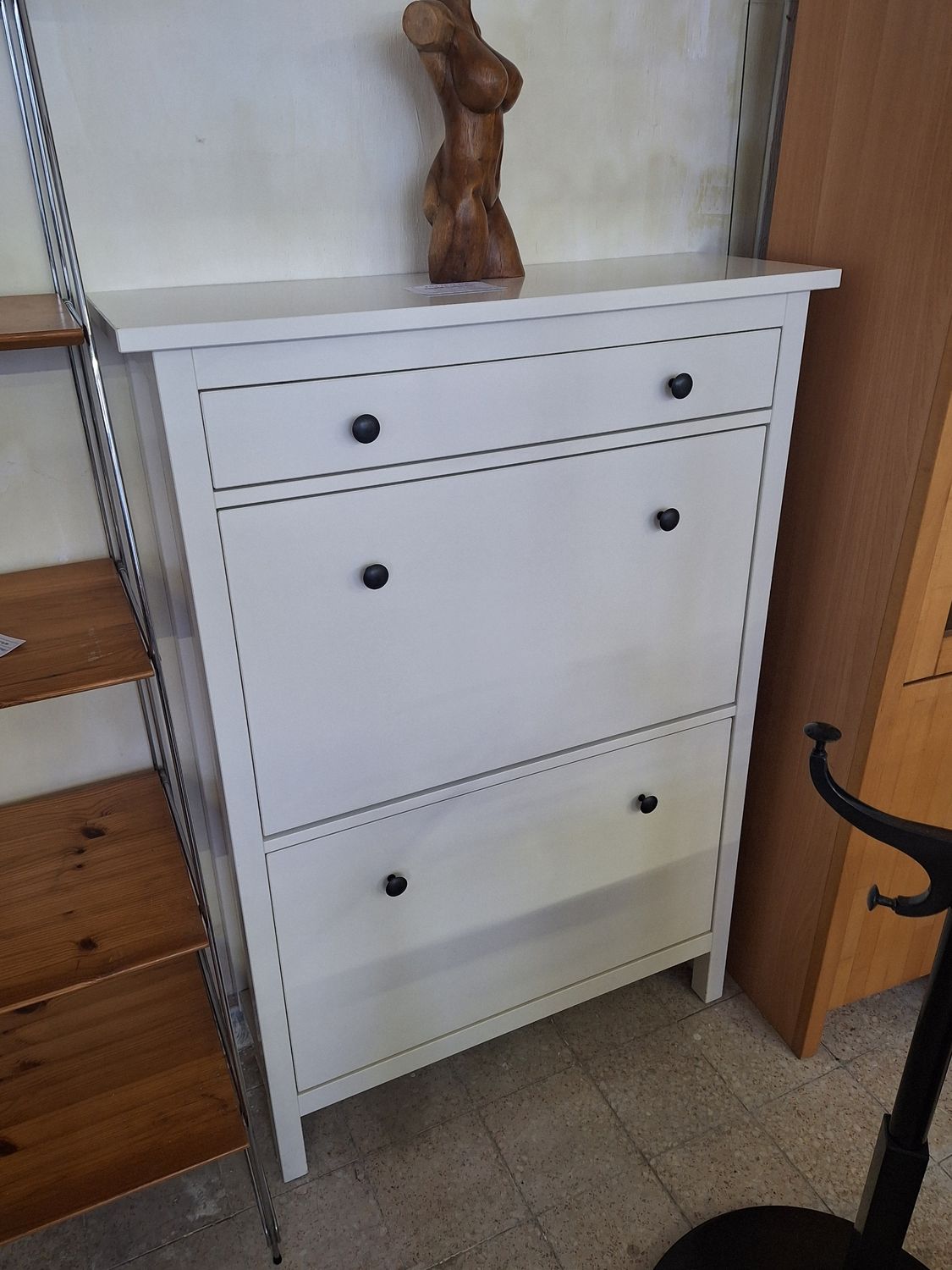 Ikeás Hemnes 2 ajtós 1 fiókos cipős szekrény fehér lakkozott