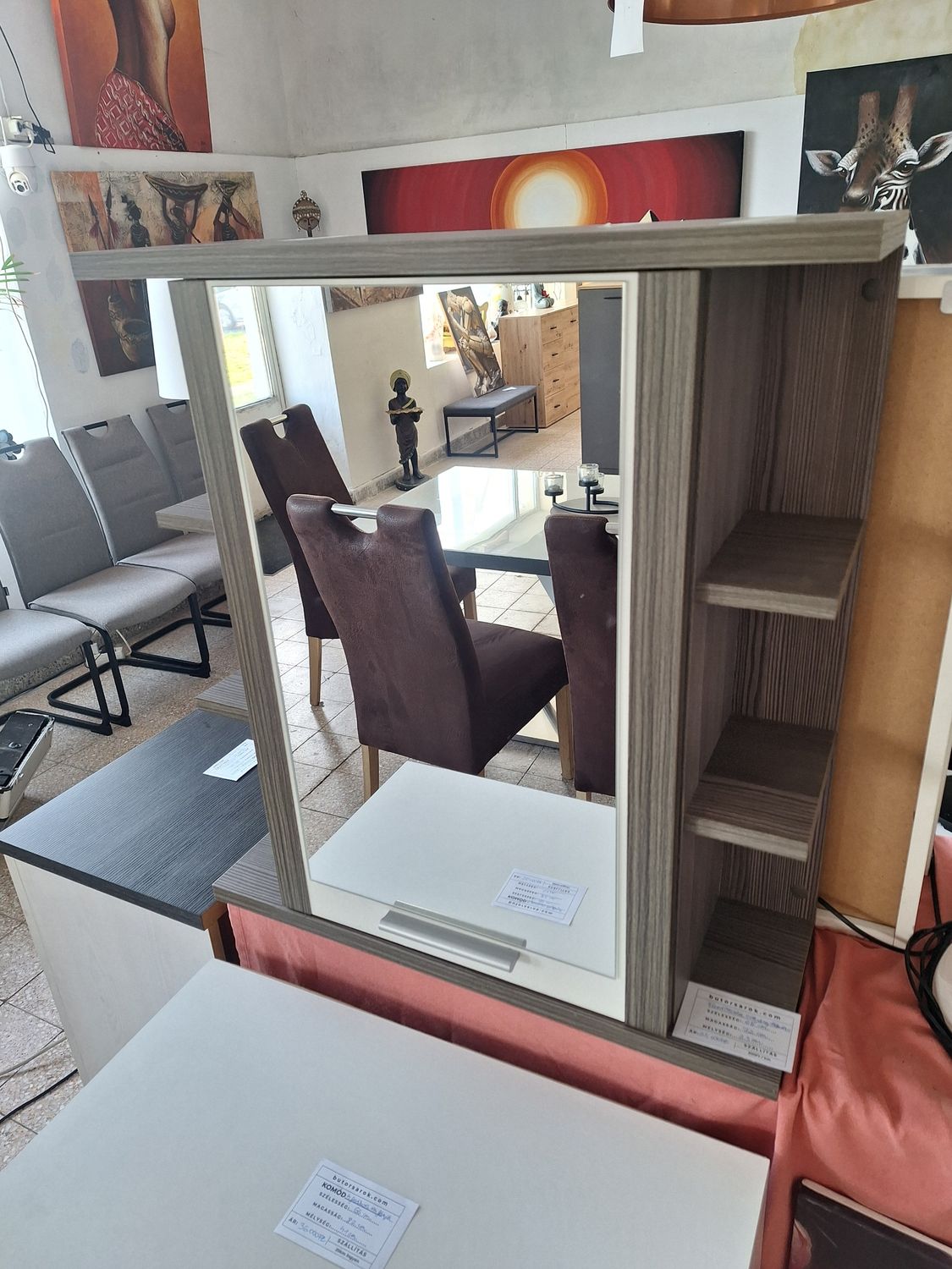 Tükrös fali fürdőszobai szekrény polcos Tükrös fali fürdőszobai szekrény polcos