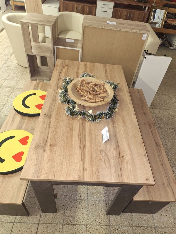 Tölgyfamintás/ kőhatású étkező asztal 2db paddal szettben