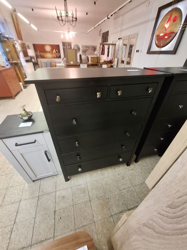 Ikeás Hemnes 6 fiókos feketére pácolt tömör fenyőfa komód