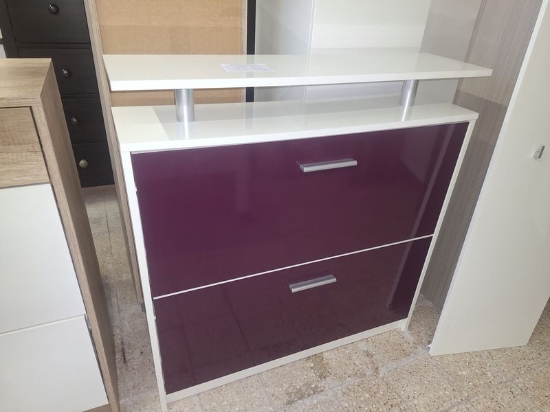 Gyönyörűszép magasfényű lila 2 ajtós cipős szekrény Gyönyörűszép magasfényű lila 2 ajtós cipős szekrény