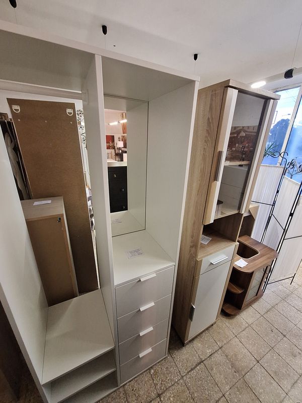 Ikeás tükrös akasztós 4 fiókos előszoba bútor fehér