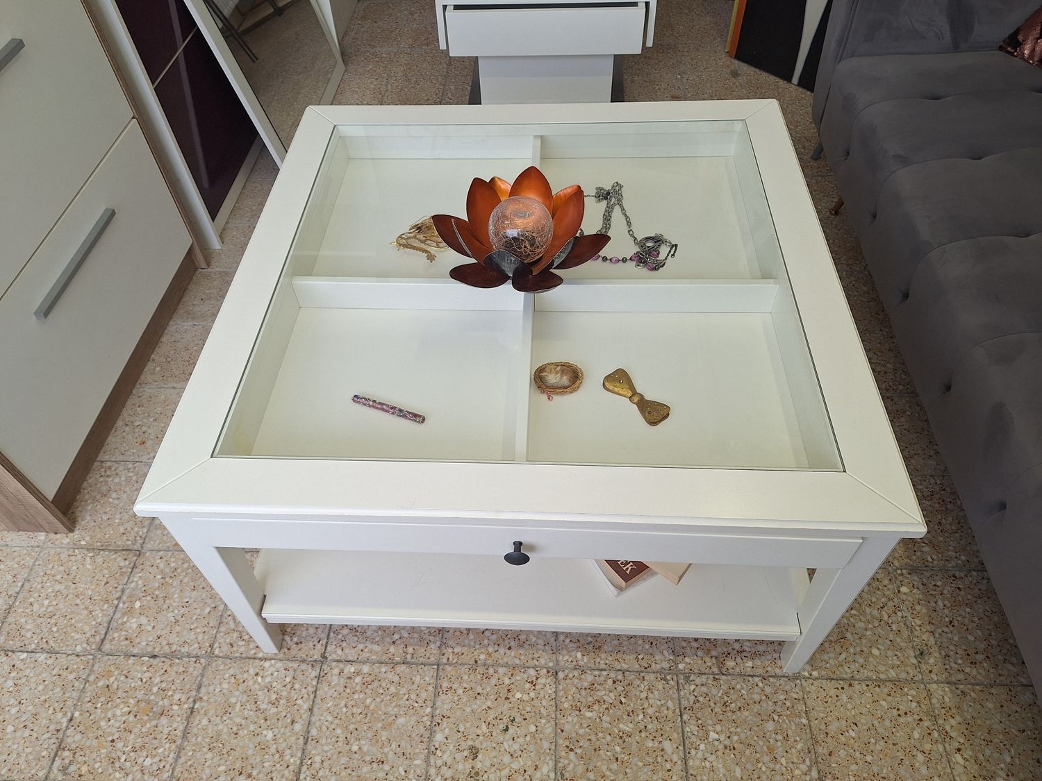 Ikeás Liatorp extra masszív üveges díszíthető kanapé asztal Ikeás Liatorp extra masszív üveges díszíthető kanapé asztal