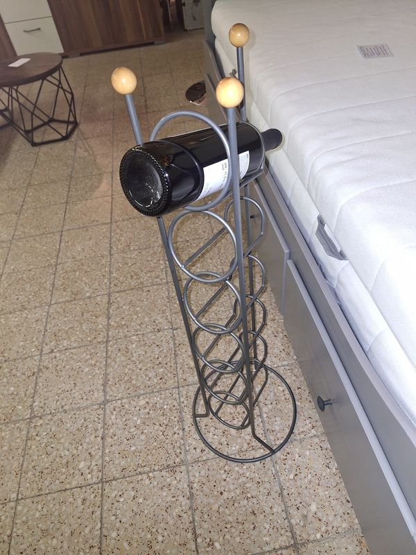 Fémből készült bor tároló / állvány