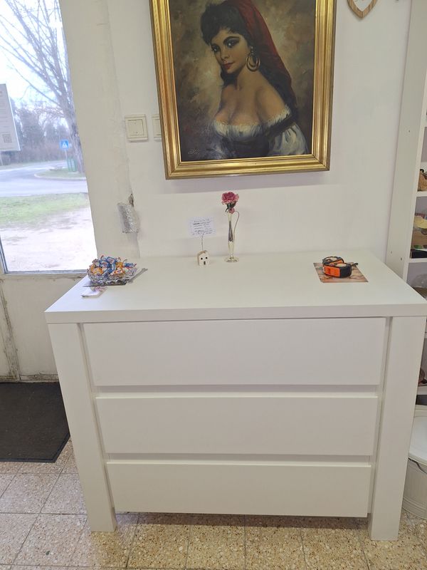 Extra masszív önbehúzó fiókos komód 3 fiókkal fehér matt Extra masszív önbehúzó fiókos komód 3 fiókkal fehér matt