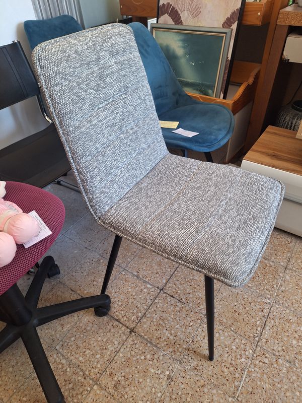 Gyönyörűszép étkező székek szettben horgolt kötésű kárpítozott szövet