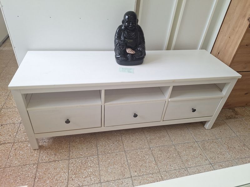 Ikeás Hemnes TV-szekrény 3 fiókos fehérre pácolt
