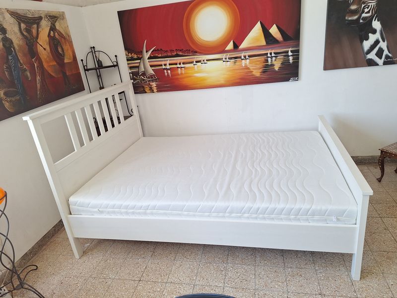 Ikeás Hemnes ágy 140x200-as matraccal