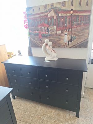 Ikeás Hemnes 8 fiókos komód feketére pácolt