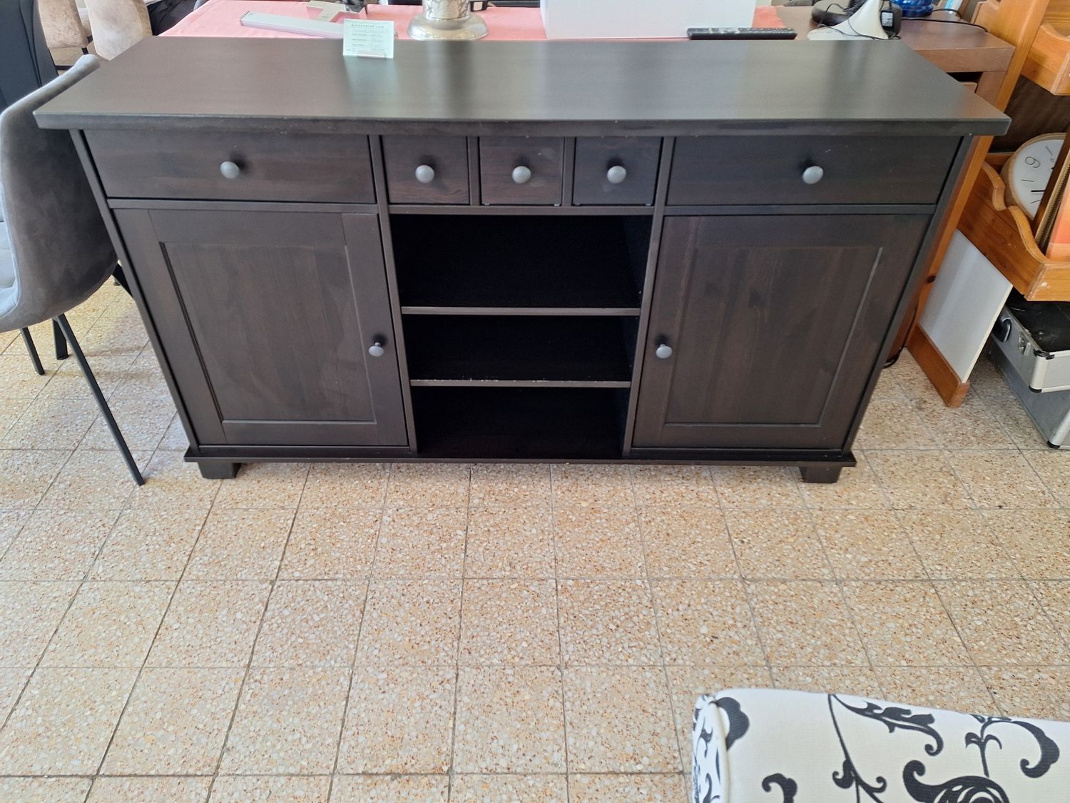Ikeás Stornas 5 fiókos 2 ajtós polcos komód feketére pácolt